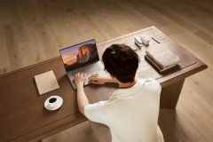 <b>搭配内置的70Wh大容量</b> 